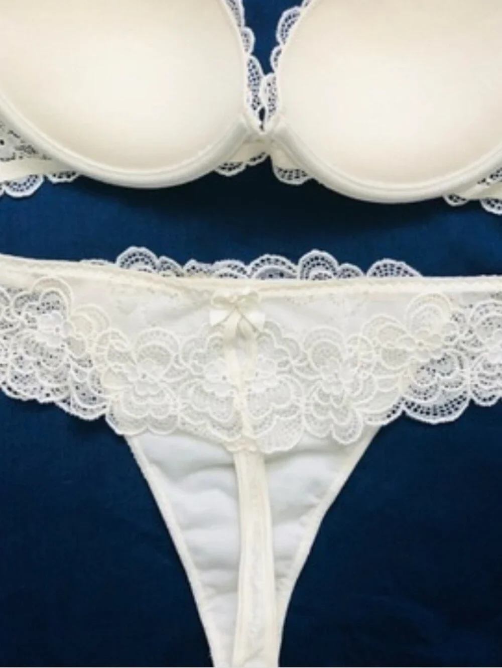 N/A elegant cream